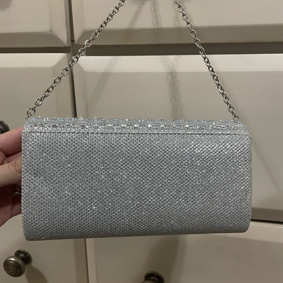 L Lorraine Silver Bedazzled Glitter Clutch Wrist Wallet New Without Tags - Picture 5 of 8